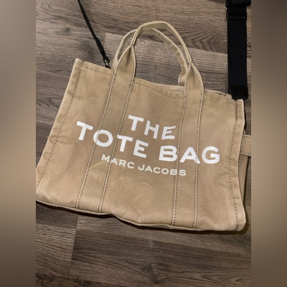 Marc Jacobs Tan and Black Tote Bag with Versatile Strap - Picture 2 of 6